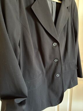 Worthington Women's Black Blazer
